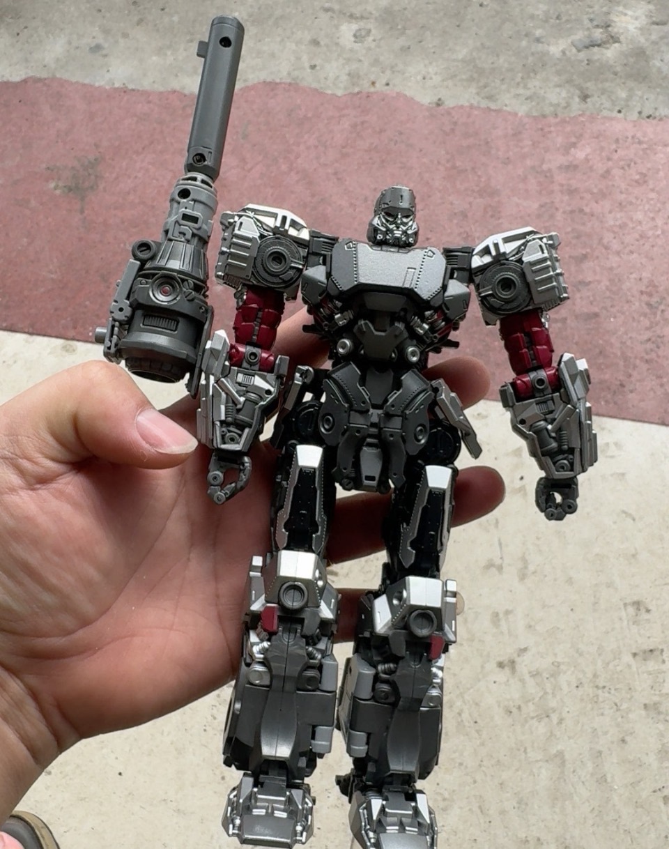 In Stock Transformation Toys M - огляд і ціна Model Kit Optimus Prime