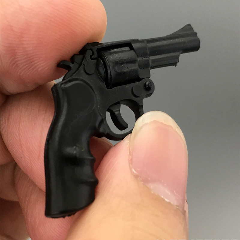 1/6 Scale Revolver Assembly Mo - огляд і ціна Model Kit Revolver